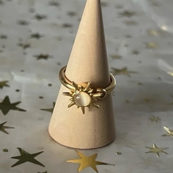18k Gold Plated Spinning Sun Ring Size 6 - Picture 2 of 3